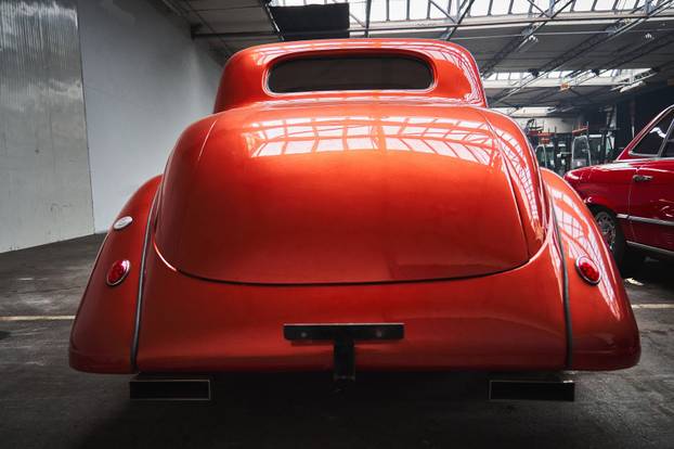 FOTO Kao da je dojurio iz rock videa: Netko u Velikoj Gorici prodaje ovaj auto za 130.000 €!