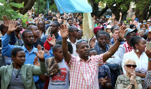 Prebrojavaju se glasovi: Zimbabve bira predsjednika