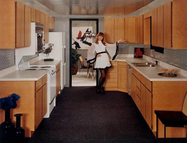 Razvoj kuhinje kroz povijest: Od male prostorije za pohranu do glavnog mjesta za druženje