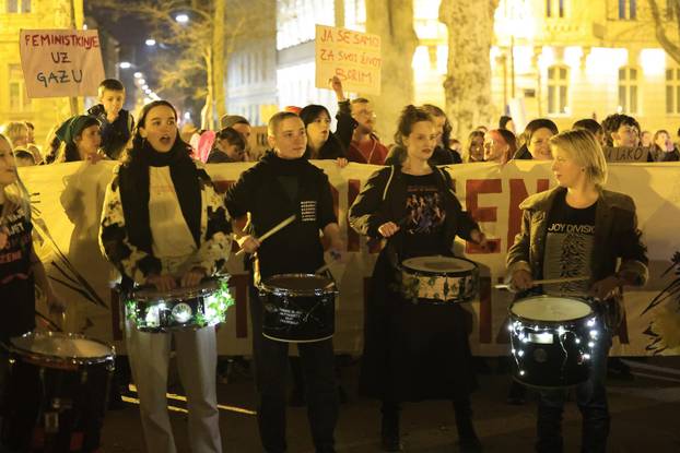 Zagreb: Održan jubilarni 10. Noćni marš za prava žena "Žene – kičma otpora"
