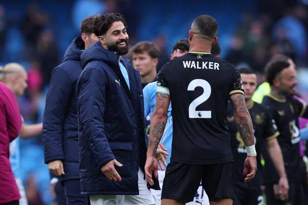 Premier League - Manchester City v Burnley
