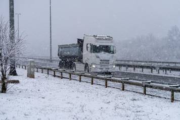 Zimski uvjeti na A1 izme&dstrok;u &ccaron;vora Peru&scaron;i&cacute; i &ccaron;vora Gospi&cacute;