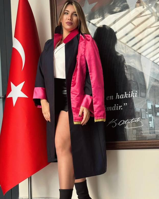 FOTO Tursku sutkinju zbog seks skandala izbacili iz nogometa. Pogodite čime se sada bavi...