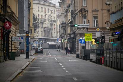 FOTO  Zagrebačke ulice bile su potpuno prazne na božićno jutro