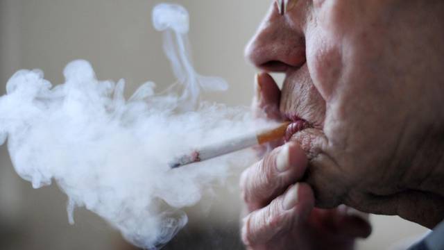 Zakon o pušenju u Saboru će biti u prvom tromjesečju 2017.