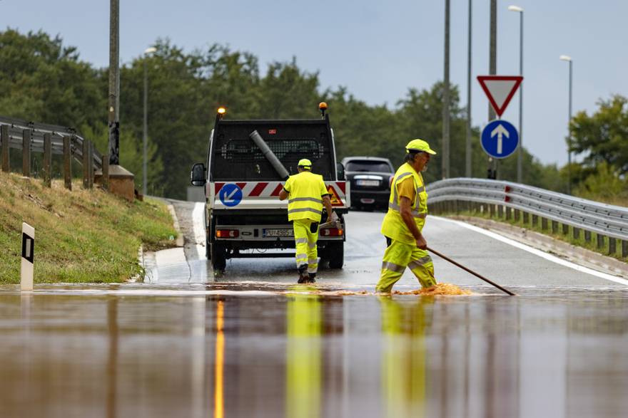 Istra: Jaka kıša prouzročila probleme u prometu