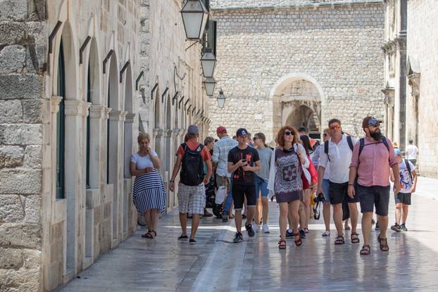 U Dubrovniku sve više turista unatoč panedmiji koronavirusa