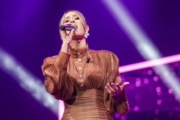 Zagreb: U Areni Zagreb održan koncert "Progledaj srcem"