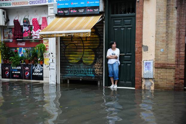 Day of heavy rain and wind in Andalusia with red warning on the coast of Huelva
