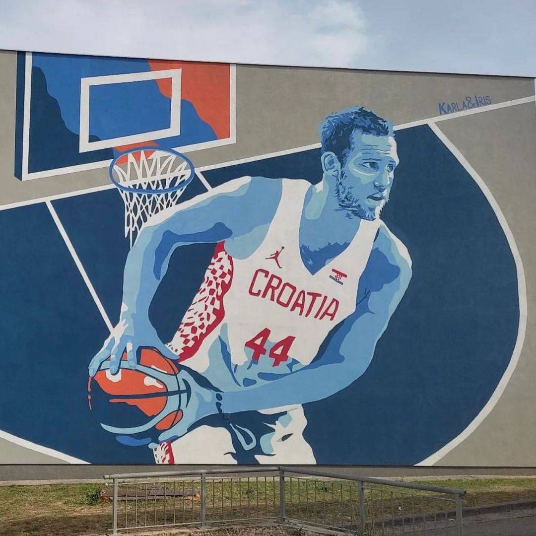 Na osnovnoj školi u Mostaru osvanuo mural Bogdanovića
