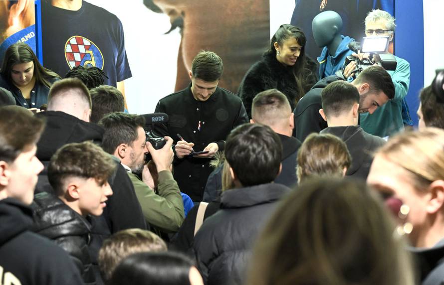 Zagreb: Igraci Dinama na druzenju s navijacima