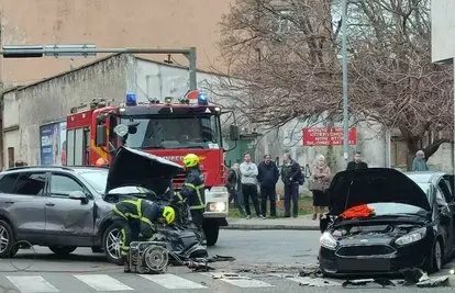 Sudar u Puli: Troje je u bolnici, vatrogasci izvlačili ljude iz auta