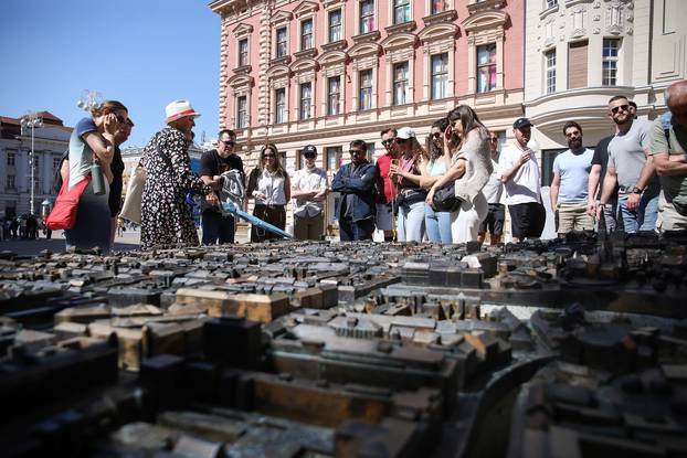 Zagreb: Veliki broj turista je u razgledavanju grada