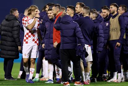 Čiste emocije i spektakularni vatromet: Pogledajte kako su 'vatreni' slavili odlazak na Euro