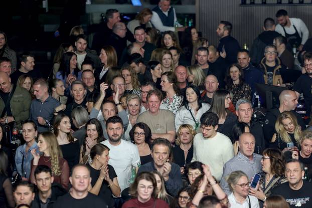 Zadar: Koncert Parnog Valjka u Arsenalu povodom Valentinova