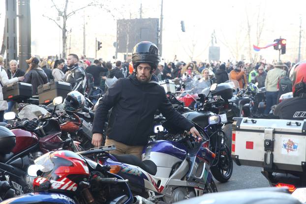 Beograd: Više od 300 motorista pridružilo se studentima u današnjoj blokadi 