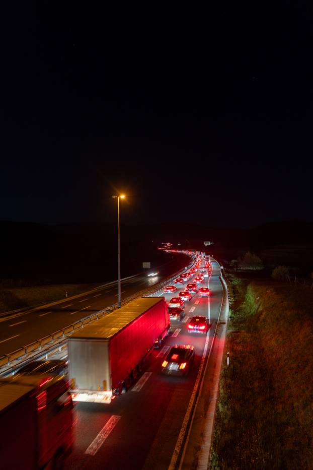 Brinje: Velika kolona vozila ispred tunela na autocesti A1 