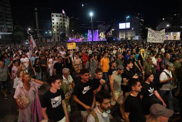 Beograd: Komemorativna šetnja povodom 10 mjeseci od pada nadstrešnice na željezničkoj stanici u Novom Sadu