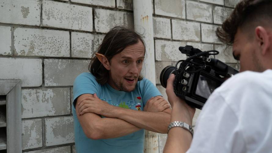 Laka objavio singl 'Mama' pa najavio novi album: 'Žene moraju konačno preuzeti svijet'