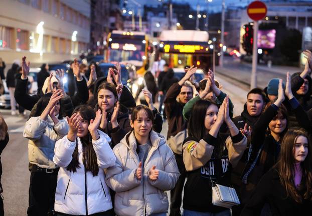Sarajevo: Prosvjed nakon stravične tramvajske nesreće produžio se i na večernje sate