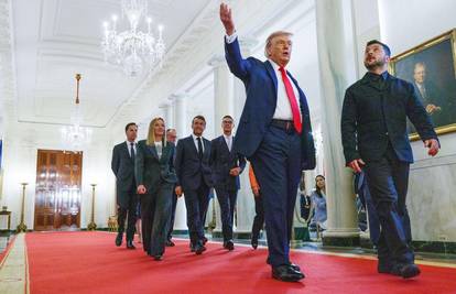 Ključni detalji iz Bijele kuće: Crno odijelo, četiri puta hvala i  priprema susreta Putin-Zelenski