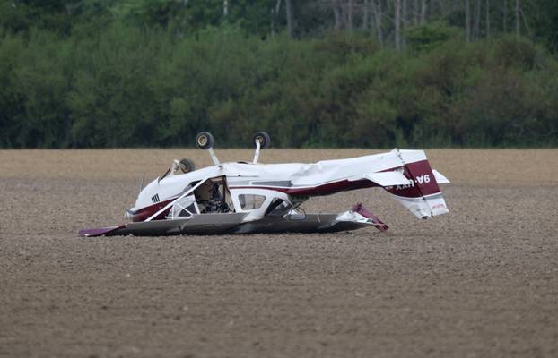 Avion prisilno sletio kod Ivankova