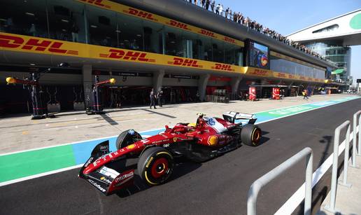 Hamilton postavio rekord kruga u Kini. Kreće kao prvi u sprint...
