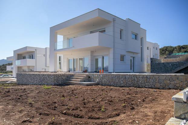 Kompleks Vila koji se gradi u Dračama, jednu od vila gradi i Halid Bešlić