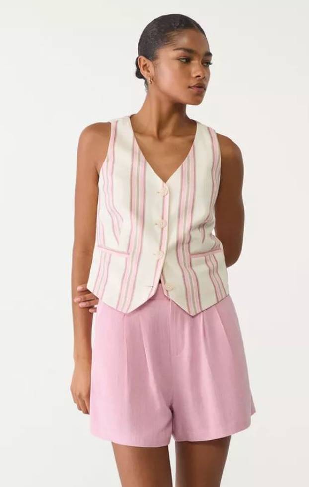 U modi su lagani sakoi i prsluci: Izabrali smo 20 najboljih