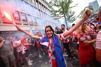 Navijačka atmosfera na ulicama Rotterdama  uoci večerašnje utakmice između Hrvatske i Španjolske