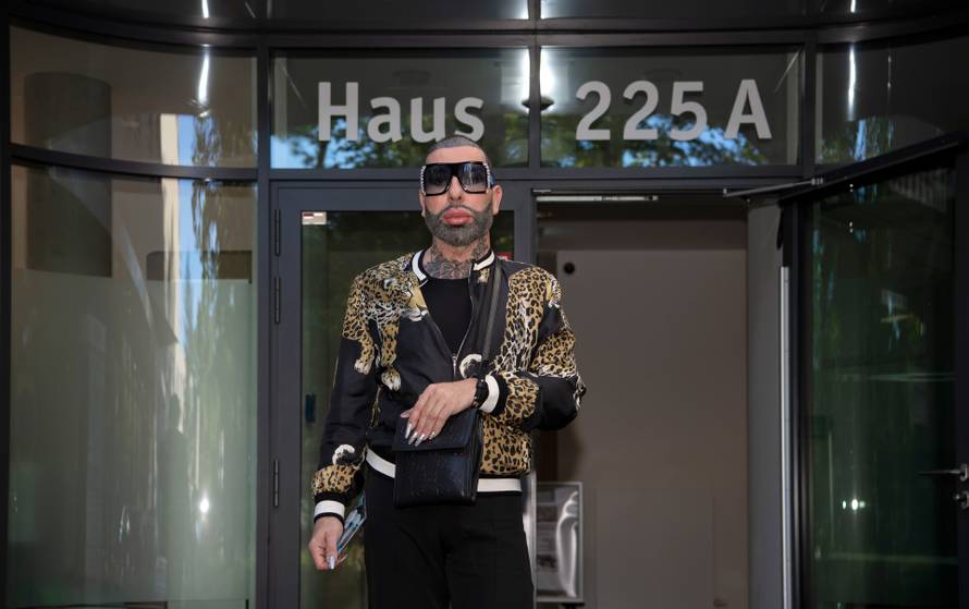 Fashion designer Glööckler