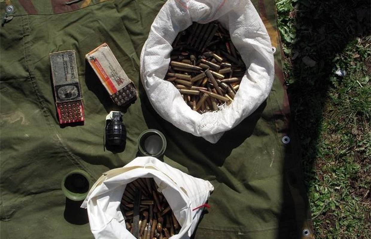 Kod streljane u Novom Marofu pronašli oko 800 komada puščanog streljiva i bombu