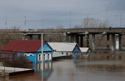 Vlasti ruskoga grada pozvale na hitnu evakuaciju zbog poplave: 'Gradom odjekuju sirene...'