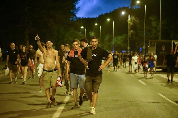 Zagreb: Završio je koncert Marka Perkovića Thompsona, kolone ljudi idu s hipodroma