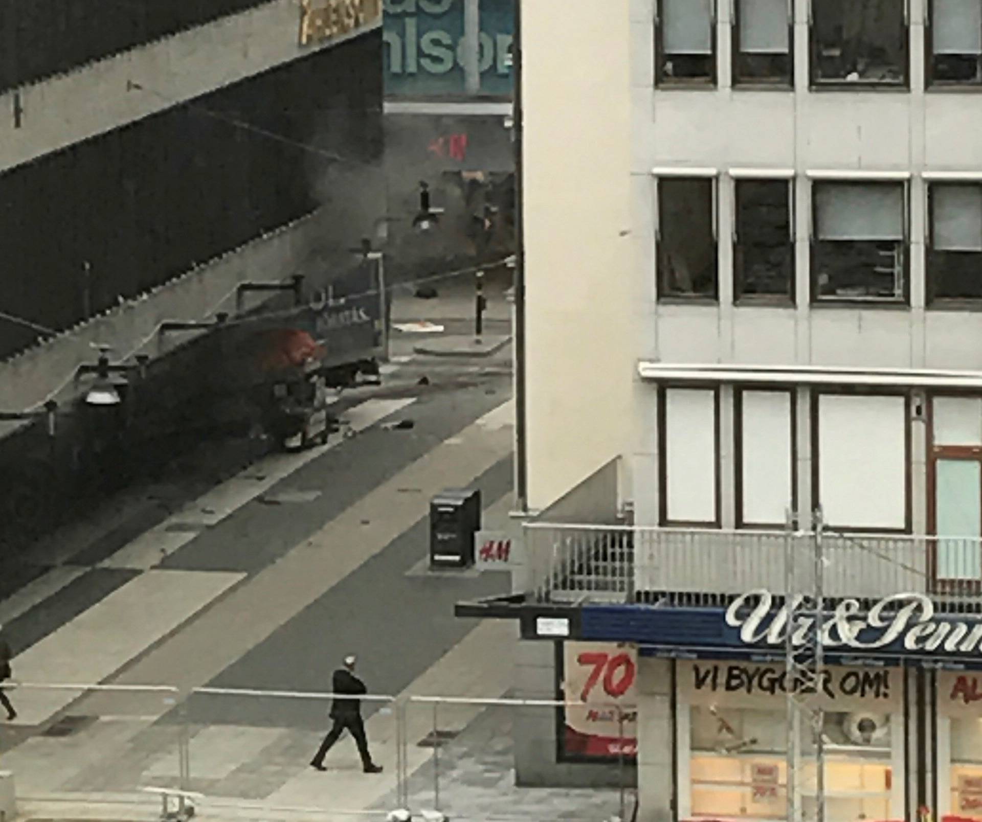 A truck have crashed into a department store Ahlens at Drottninggatan in the central of Stockholm
