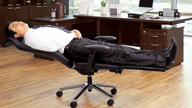 Najbolja stolica za posao: Može se čak i spustiti u ležeći položaj