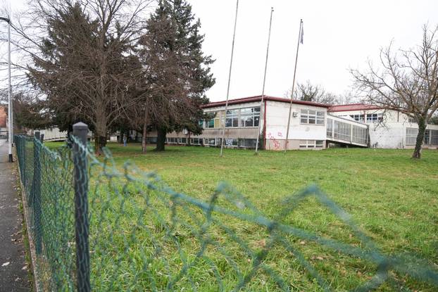 Zagreb: Devastirana zgrada u Dubravi