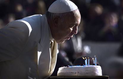 Papa Franjo slavi 86. rođendan