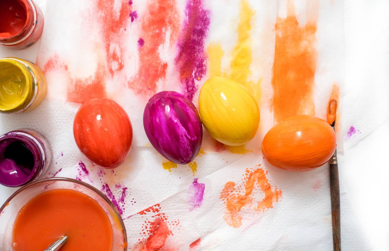 Umjetne boje za jaja: Koriste se  i za bojanje sladoleda, no neke izazivaju alergiju i mučninu