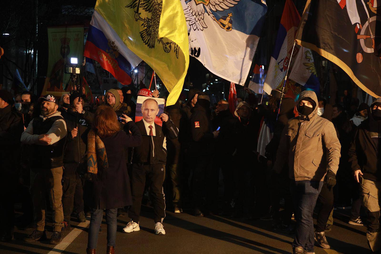 Beograd: Nekoliko stotina ljudi okupilo se kako bi pružilo podršku Rusiji