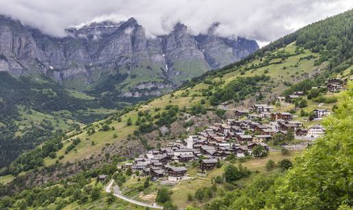 FOTO Ovih sedam zemalja pla&cacute;aju vam da se doselite!