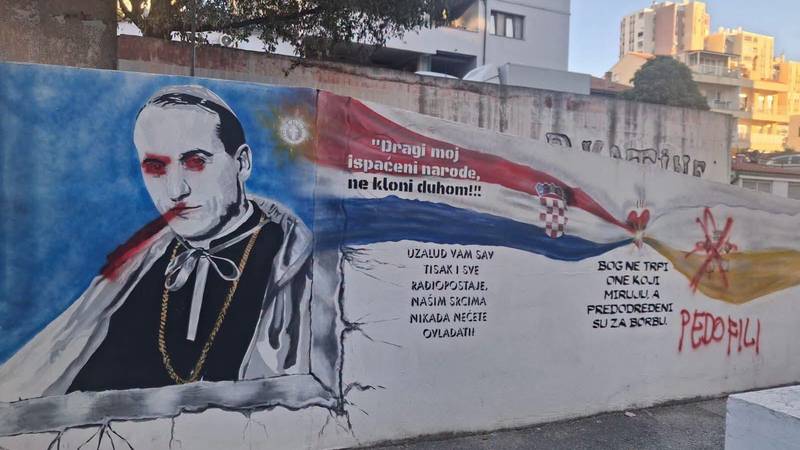 FOTO Išarali mural Stepinca u Splitu i napisali riječ 'pedofil'
