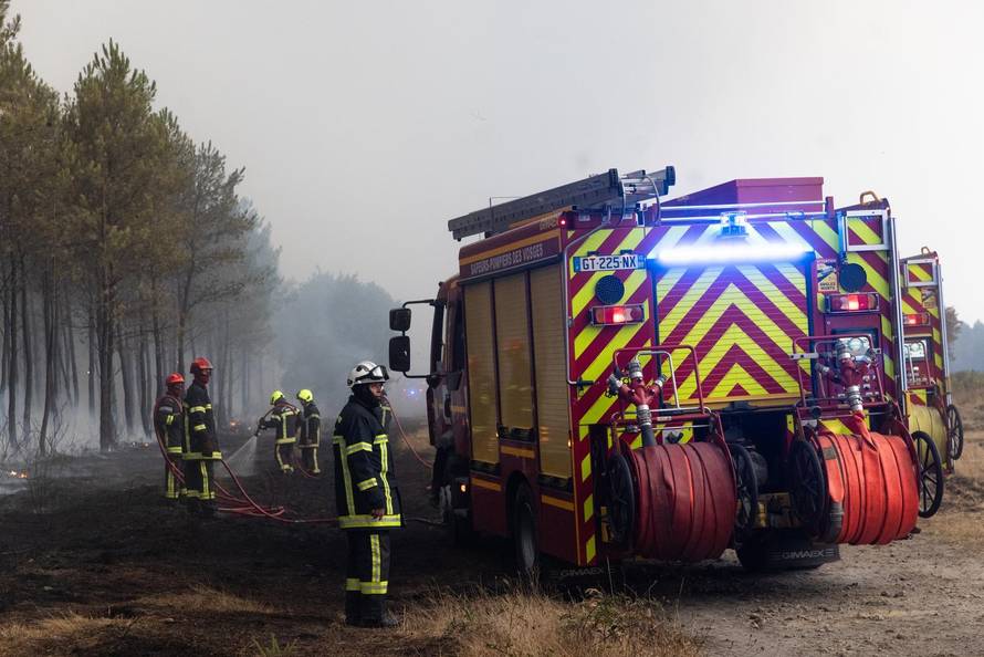 Wildfires rage in southern France