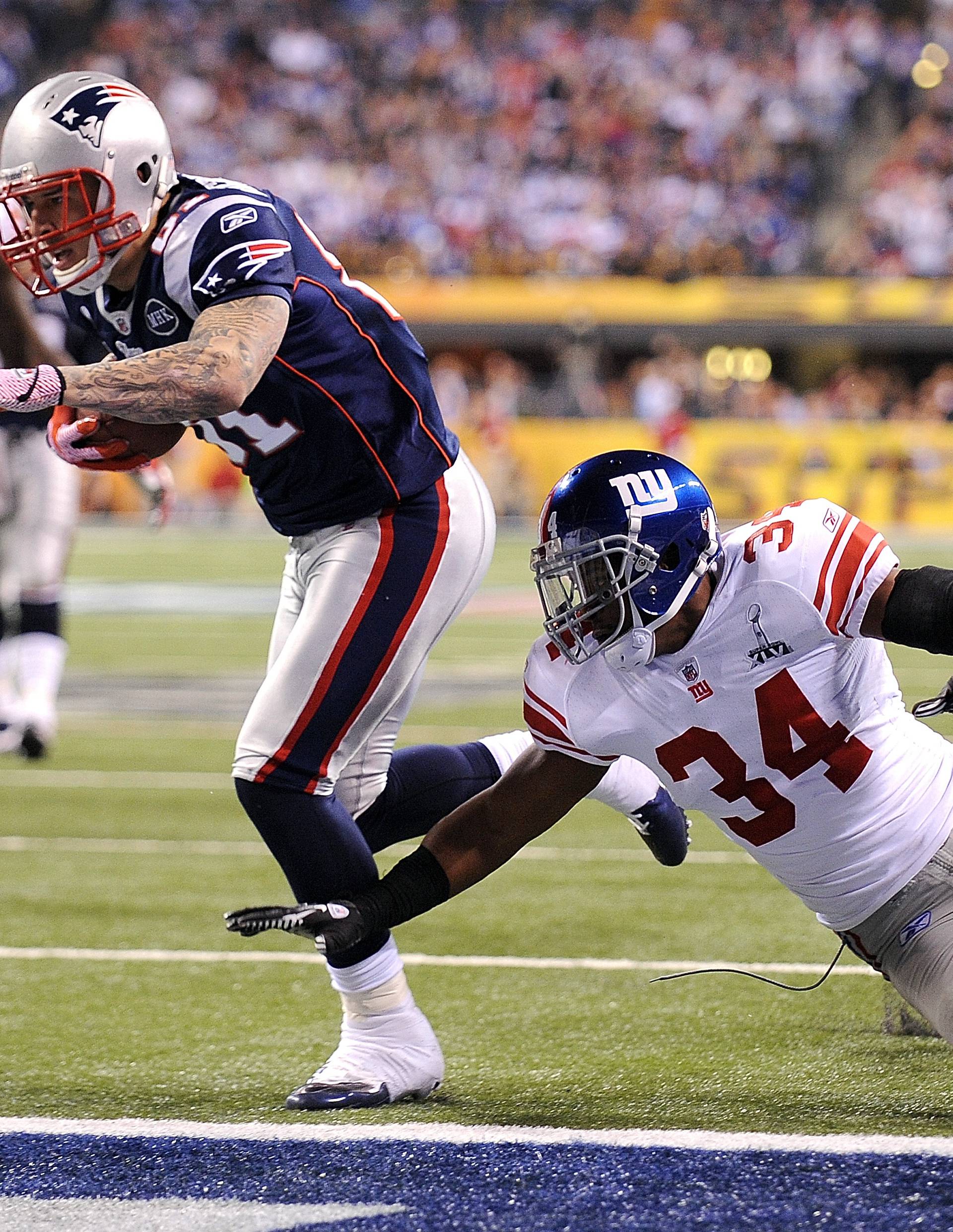 American Football - Super Bowl XLVI - New York Giants v New England Patriots - Lucas Oil Stadium