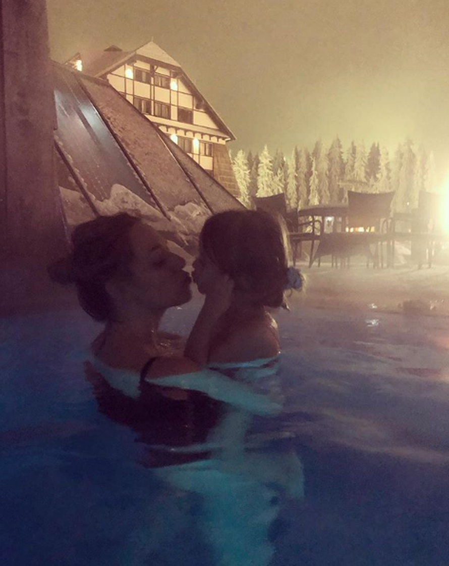 Veljača se kupala u bazenu na -7C, Filipovići slavili godišnjicu