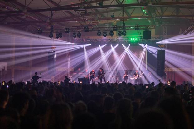 Županja: 13. božićni koncert Opće Opasnosti i prijatelja