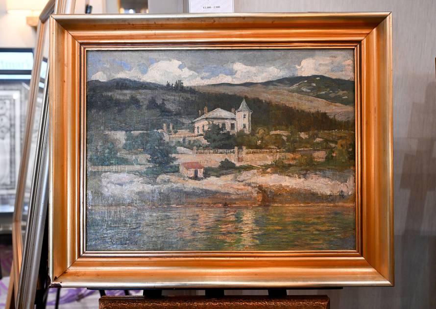 Zagreb: U Hotelu Sheraton izložena su razna umjetnička djela uoči Zimske aukcije aukcijske kuće Artmark Croatia