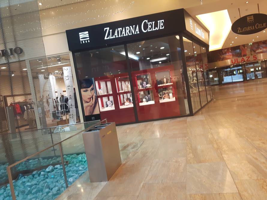 Ekskluzivan video: Ovi banditi opljačkali su nakit iz zlatarnice