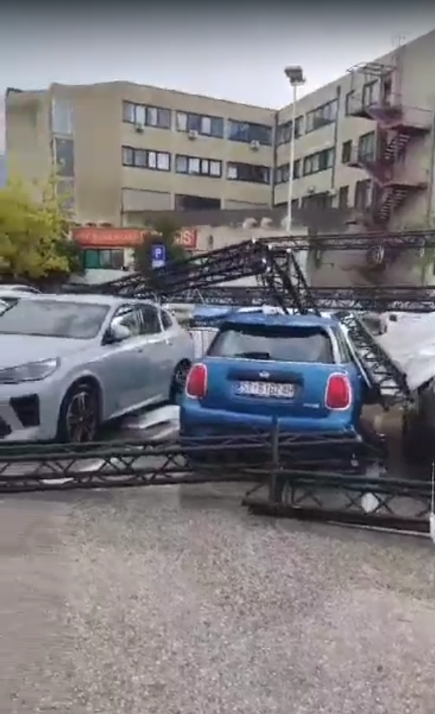 FOTO Split kao nakon tornada! Ovo je prognoza za danas: Za tri regije upalili alarm zbog oluje