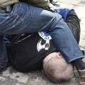 Napao finskog ministra, policija ga je svladala i bacila na pod